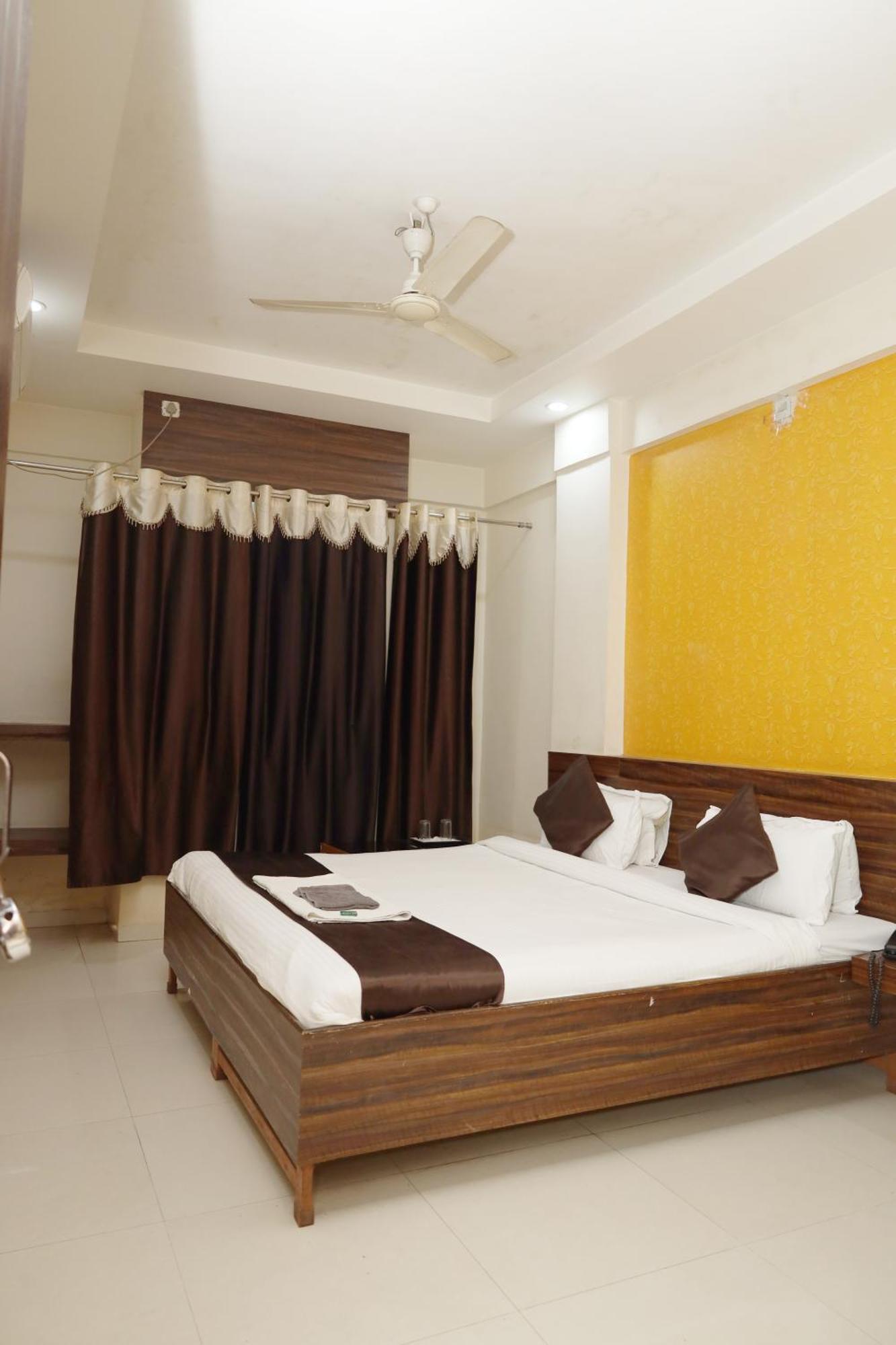 Hotel Sachidanand Shirdi Exterior photo